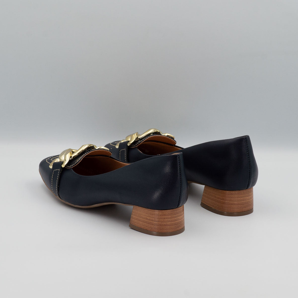 Coentro pumps - three-quarter angle view comfortable