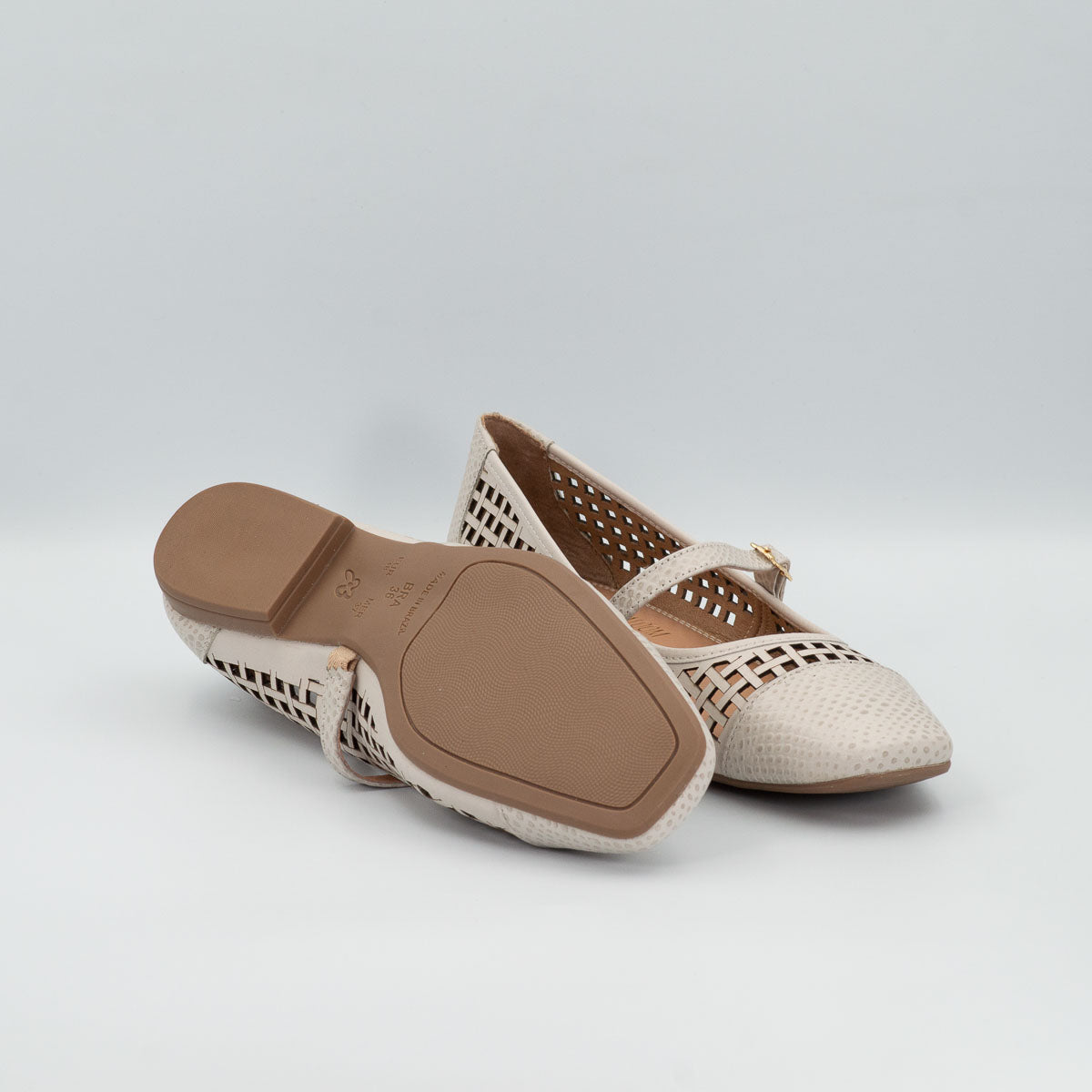 Açaí flats - bottom sole view vegetal off-white Terraloom