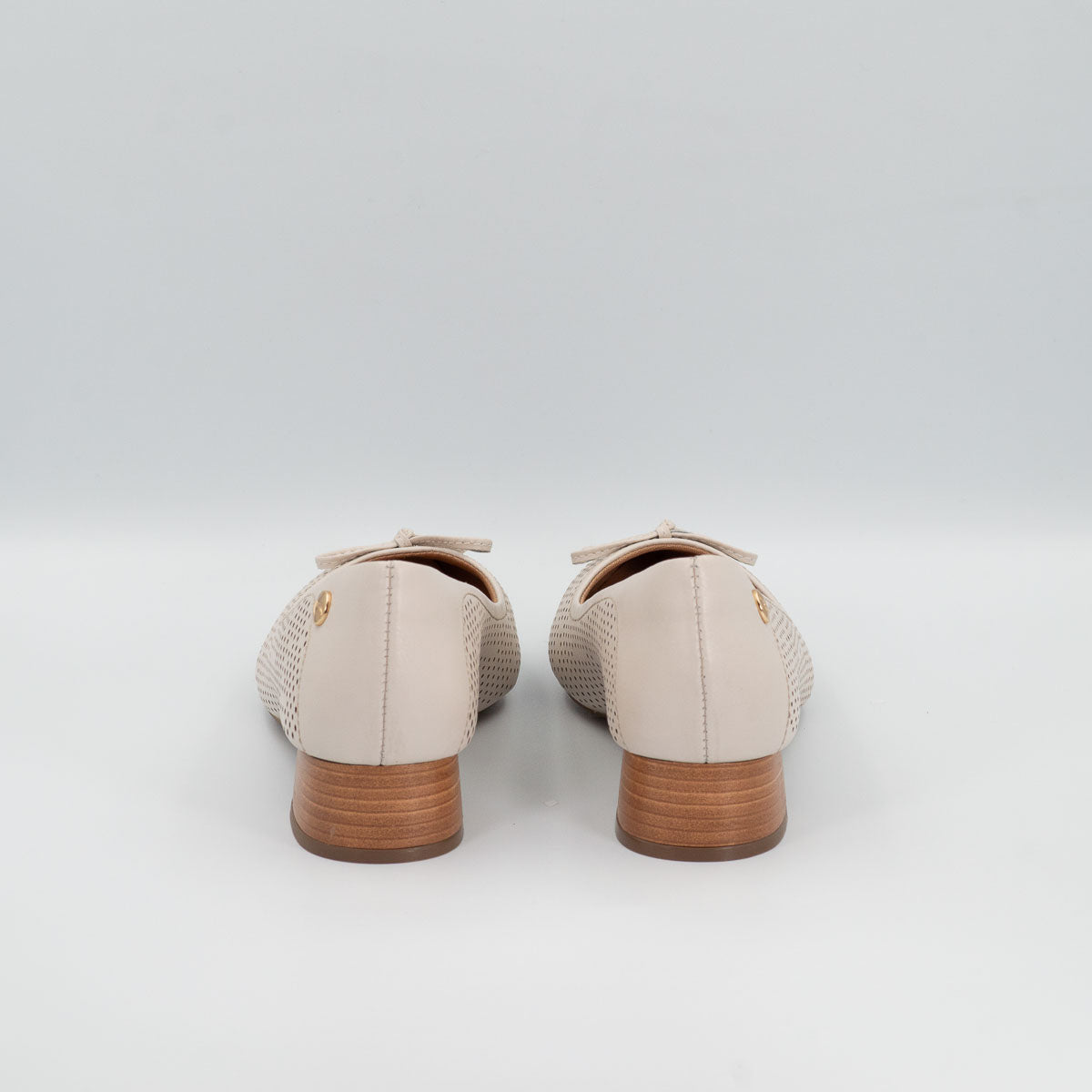 Terraloom Alecrim pumps - back heel view stacked low block