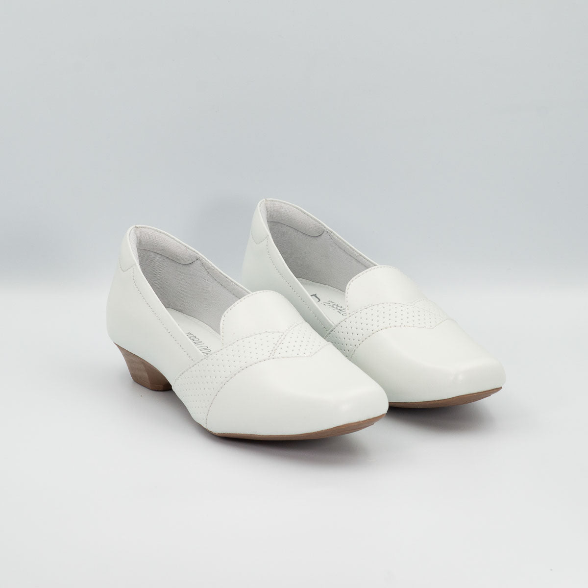 Comfortable Terraloom Araucária white clinical comfort stacked super low block heel shoes - pair view