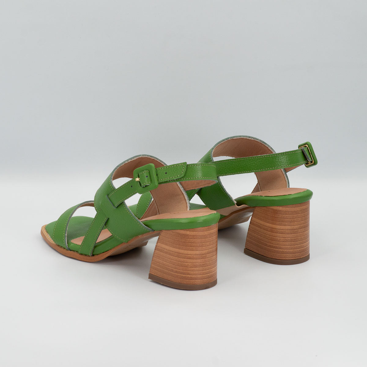 Terraloom Begônia green sandals - three-quarter angle view comfortable