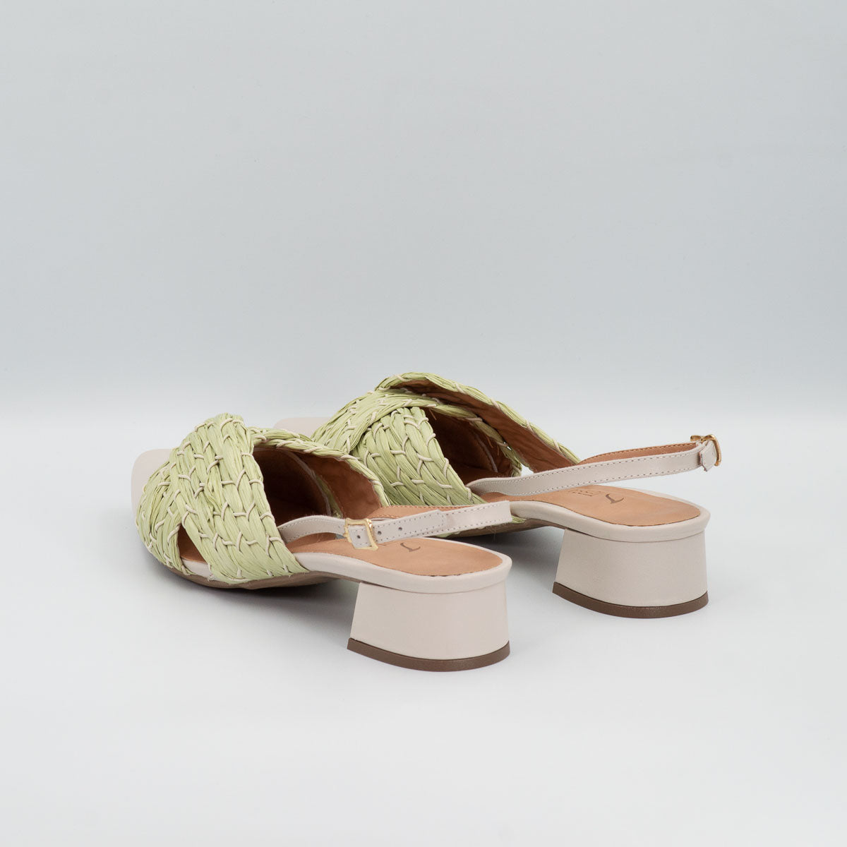 Cajá pumps - three-quarter angle view comfortable