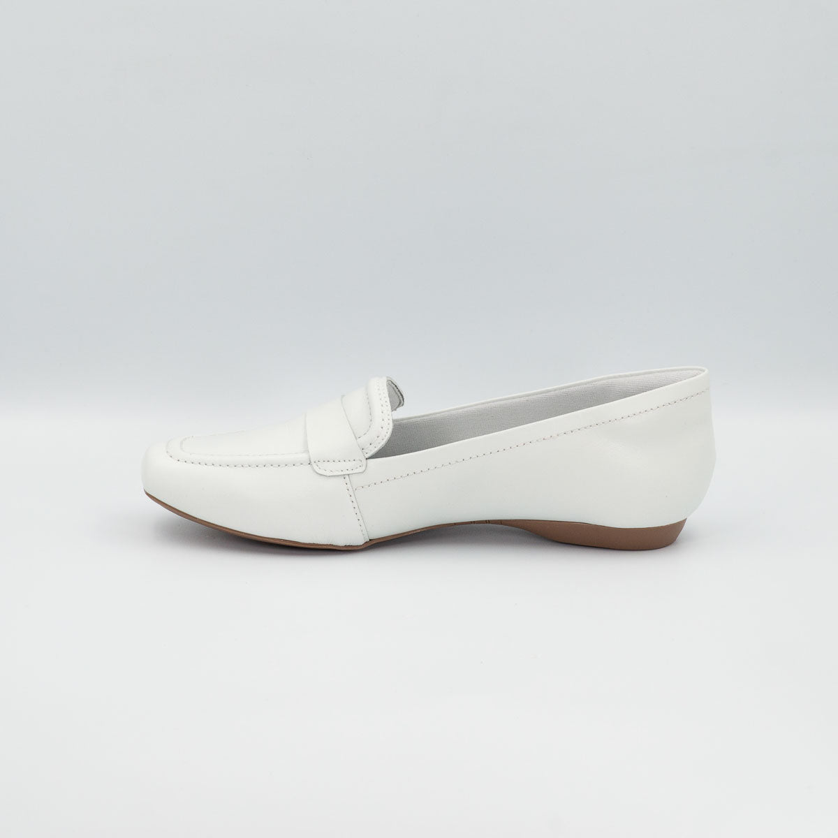 Cedro clinical comfort shoe - left side profile view flat sole