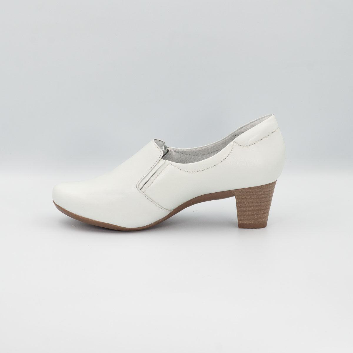 Copaíba clinical comfort shoe - left side profile view showing mid block heel