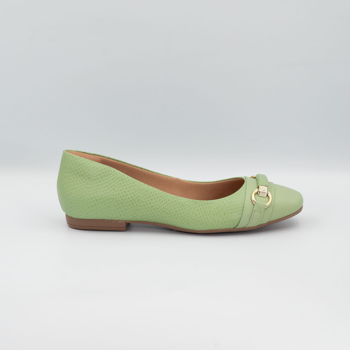 Cupuaçu comfortable flats - right side profile view scale pistachio