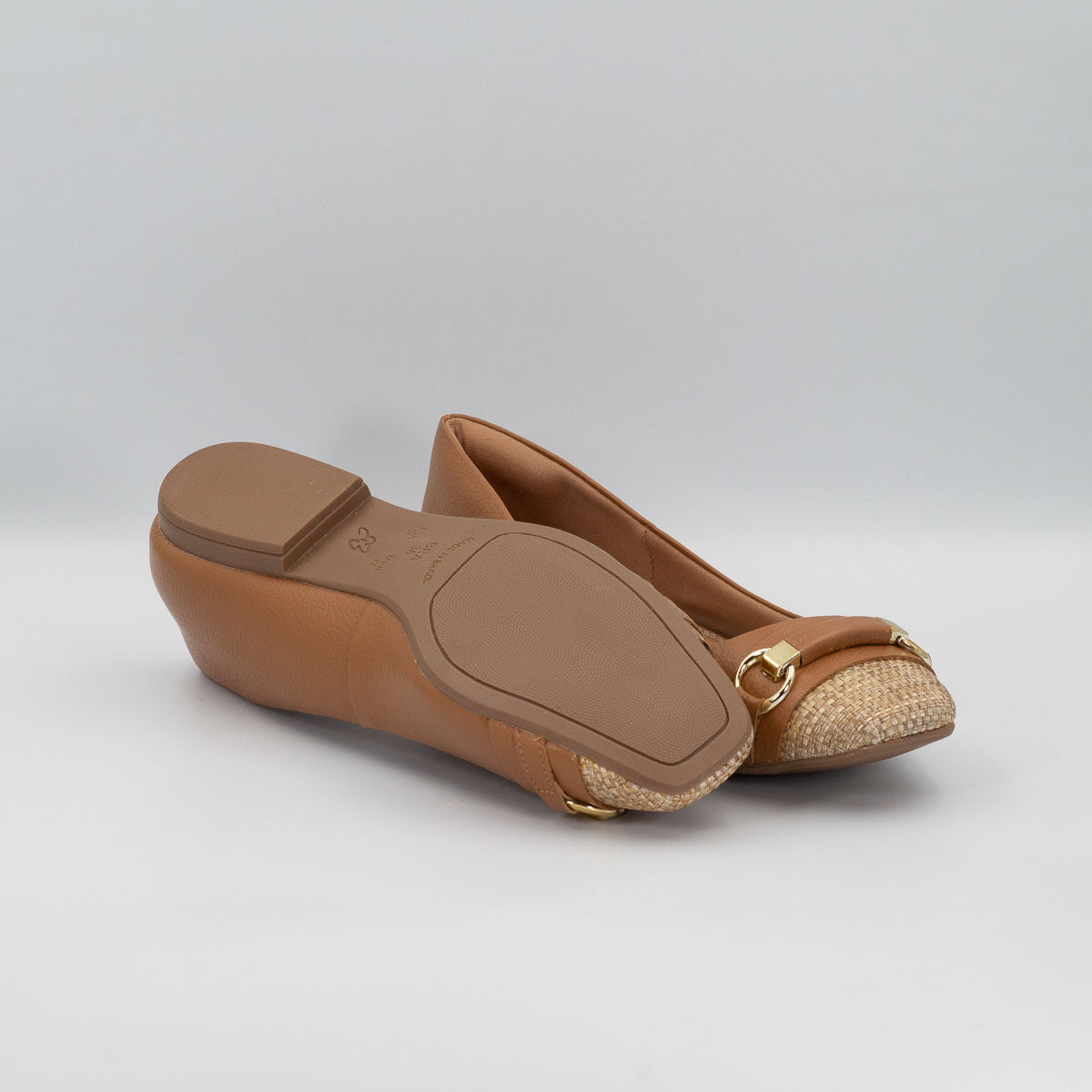 Cupuaçu flats - bottom sole view floater caramel Terraloom