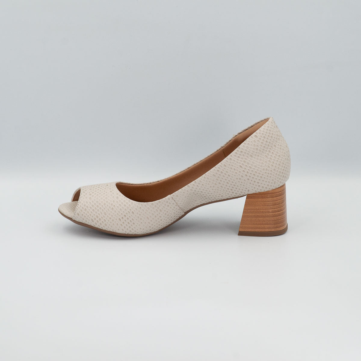 Terraloom Erva-doce pumps - left side profile view scale off-white