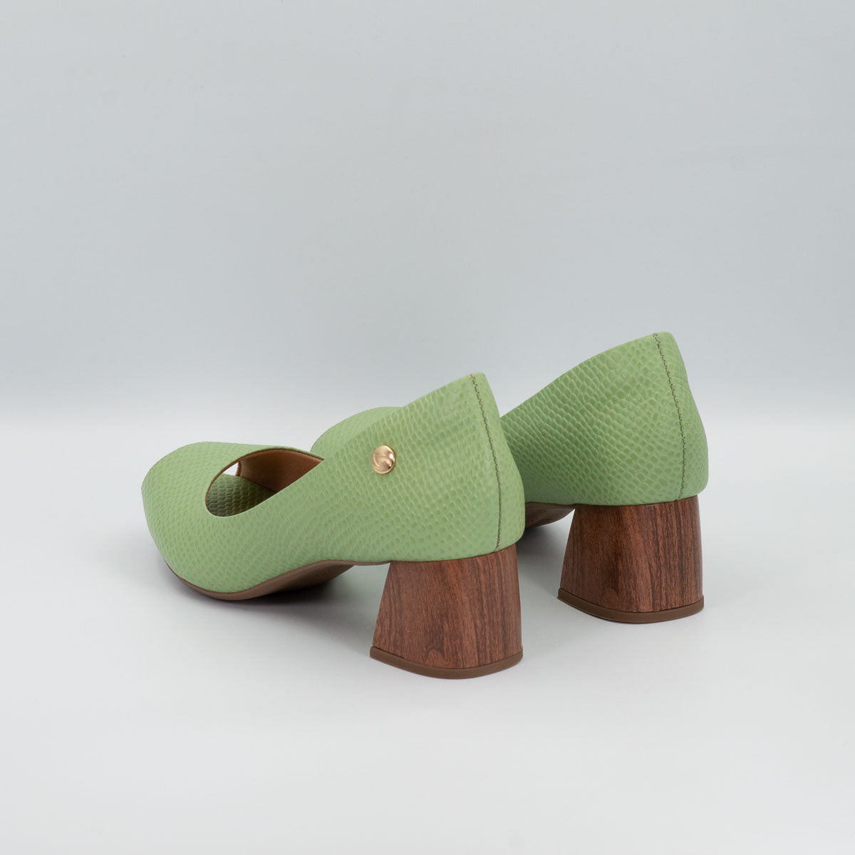 Erva-doce peep toe pumps - three-quarter view scale pistachio