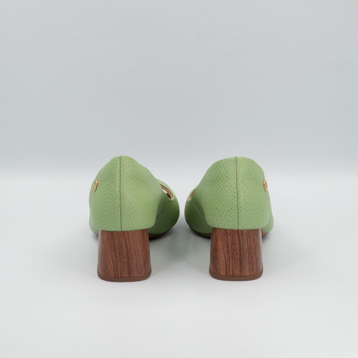 Terraloom Erva-doce pumps - back view scale pistachio comfortable