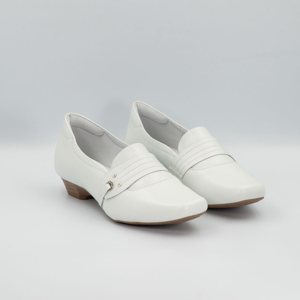 Comfortable Terraloom Imbuia white clinical comfort stacked super low block heel shoes - pair view