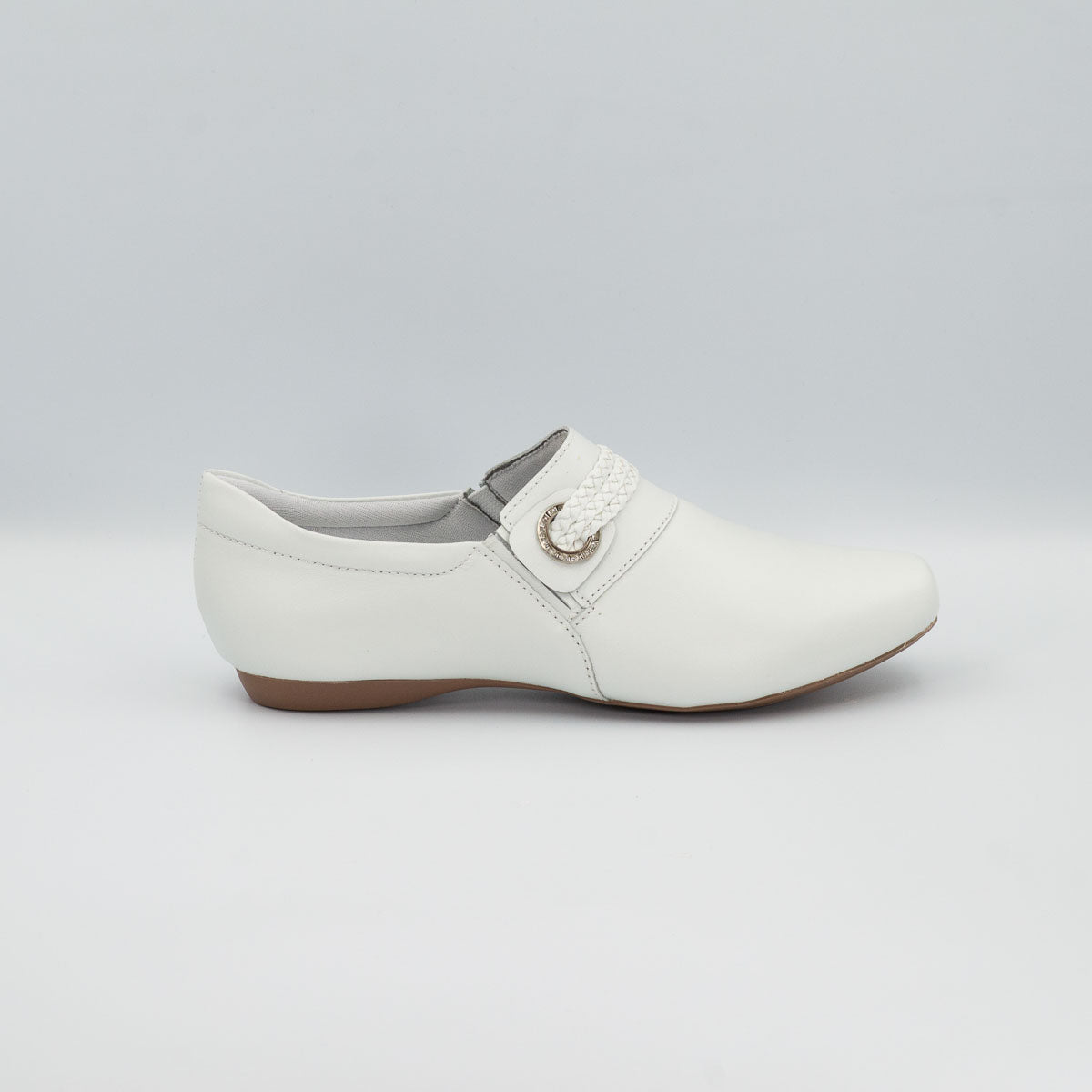 Terraloom Ipê shoes - right side profile view vegetal off-white