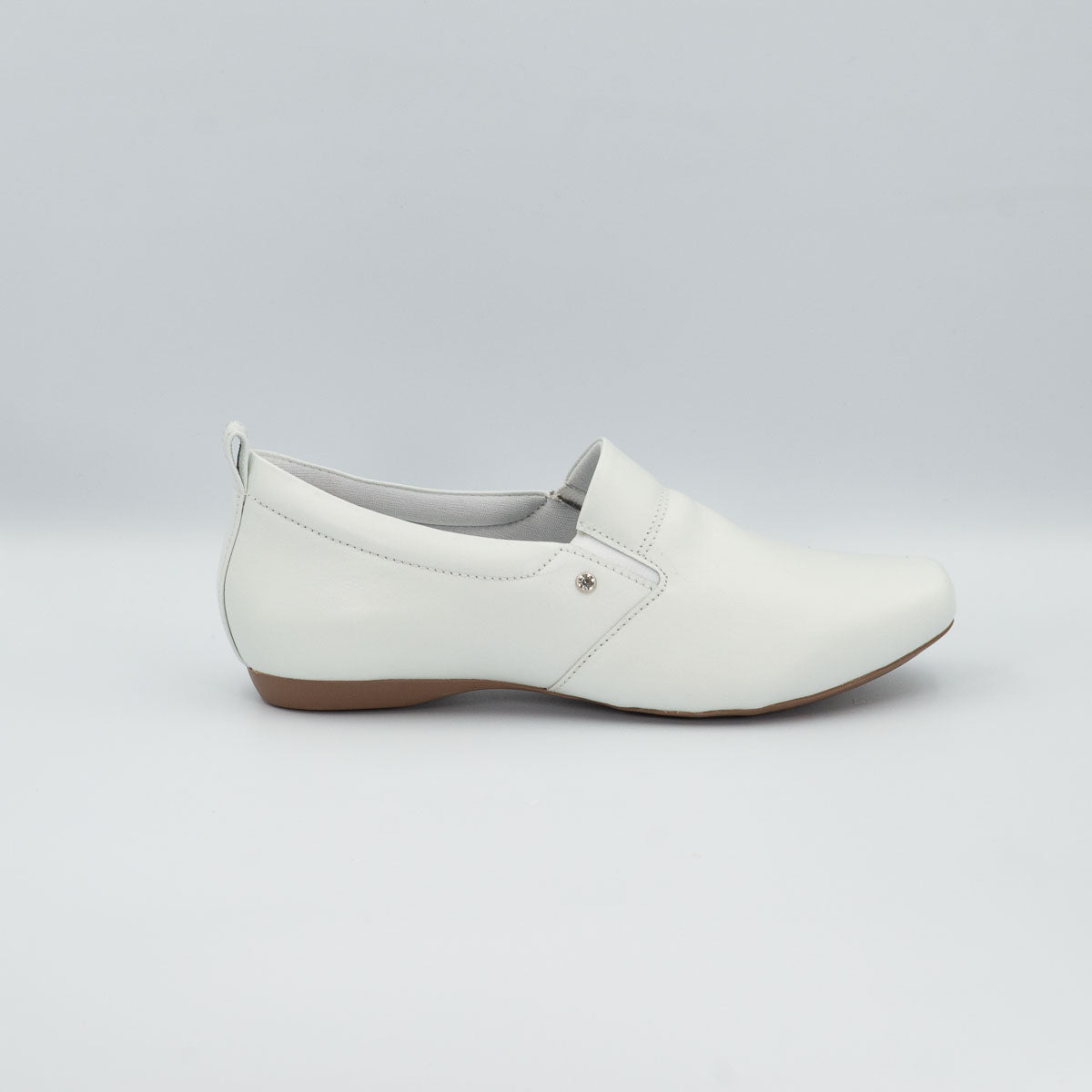Jacarandá comfortable shoes - right side profile view vegetal off-white