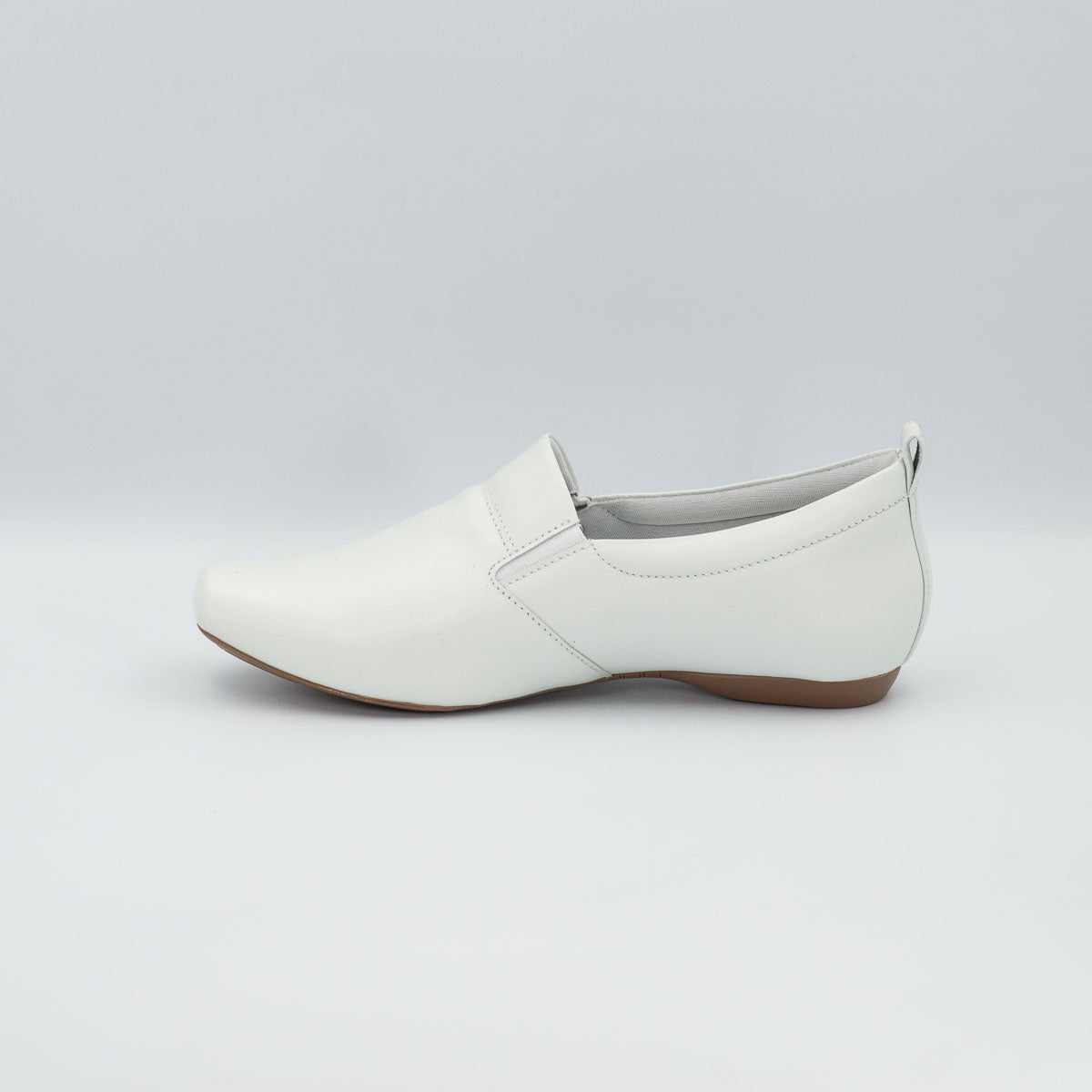 Terraloom Jacarandá vegetal off-white shoes - left side profile view