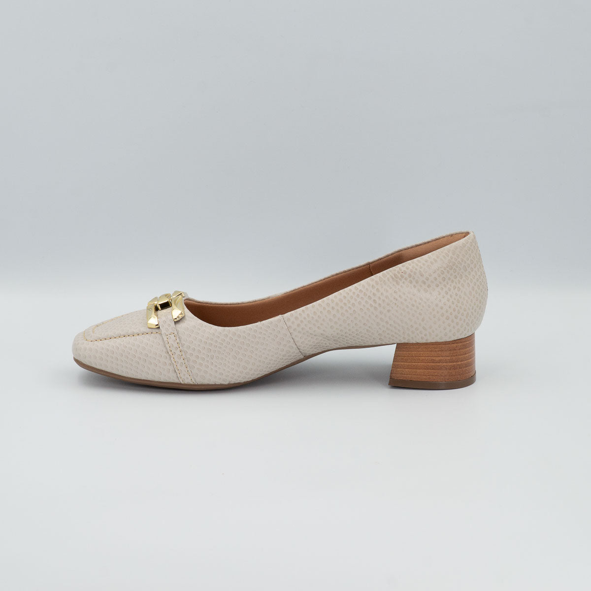 Terraloom Manjericão scale off-white pumps - left side profile view