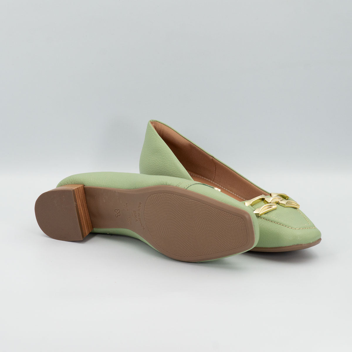 Manjericão pumps - bottom sole view floater pistachio Terraloom