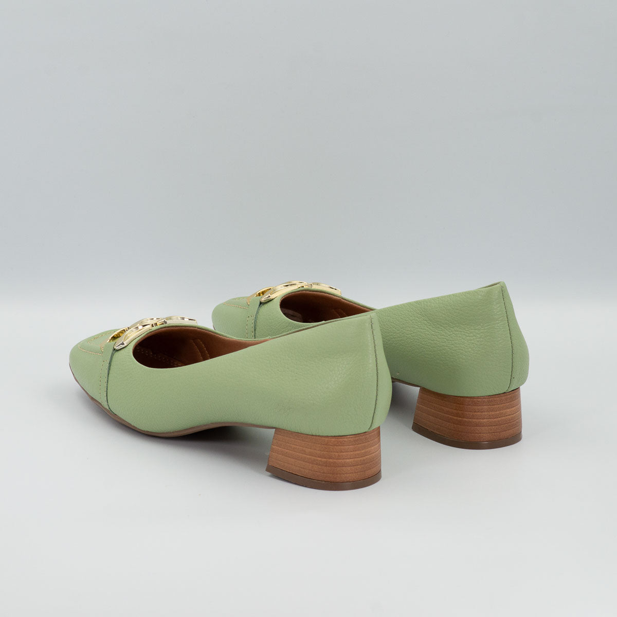 Manjericão pumps - three-quarter angle view comfortable