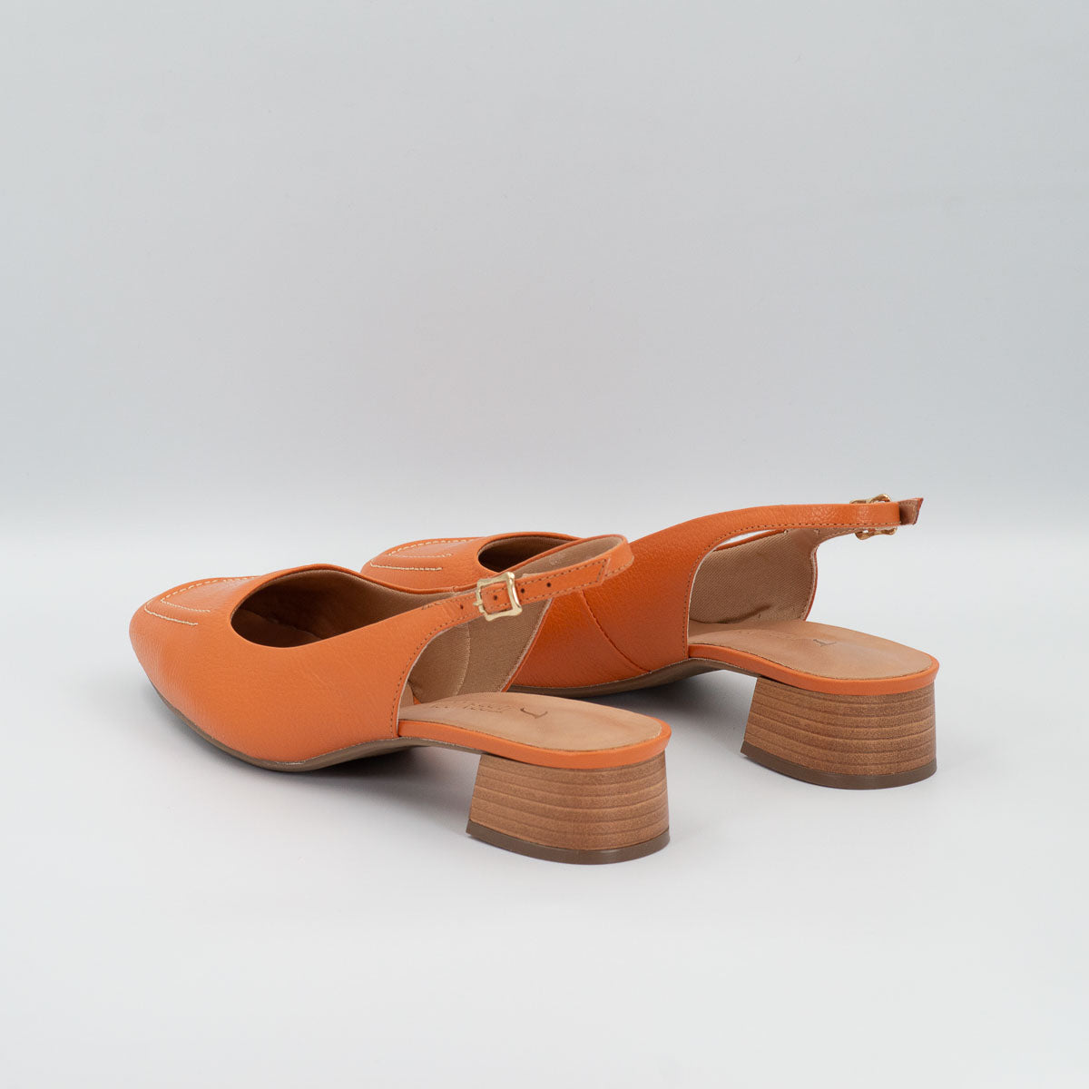 Manjerona pumps - three-quarter angle view comfortable