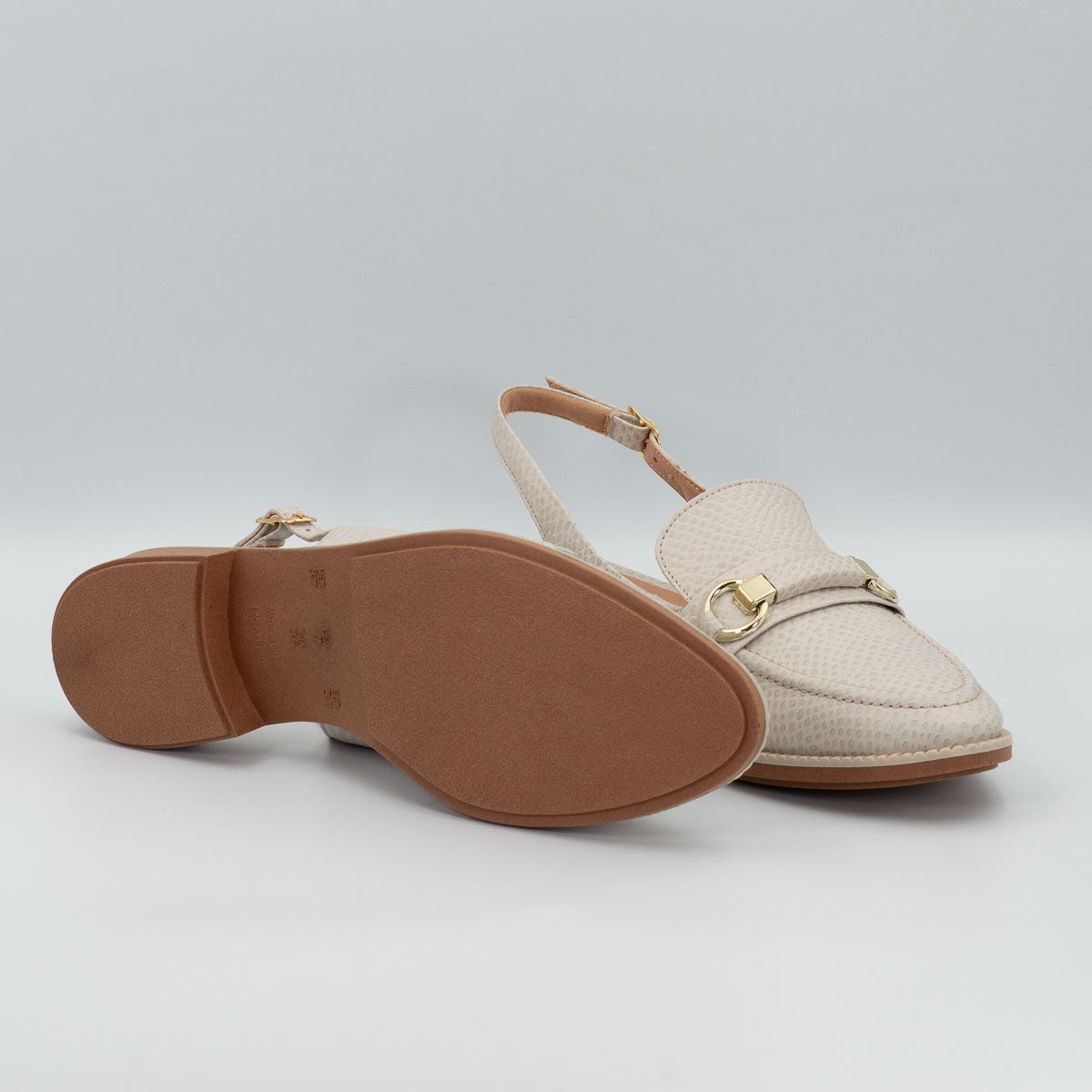 Maracujá loafers - bottom sole view scale off-white Terraloom