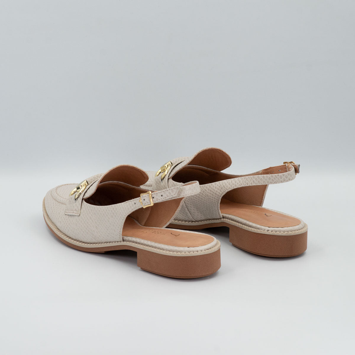 Maracujá loafers - three-quarter angle view comfortable