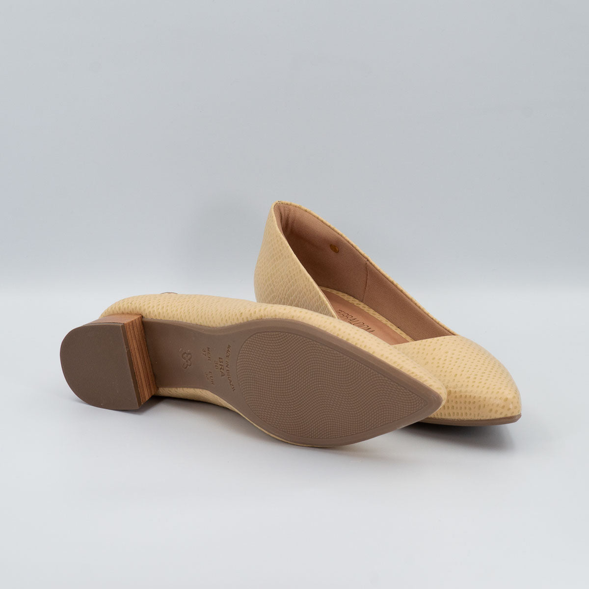 Orégano pumps - bottom sole view scale uvaia Terraloom