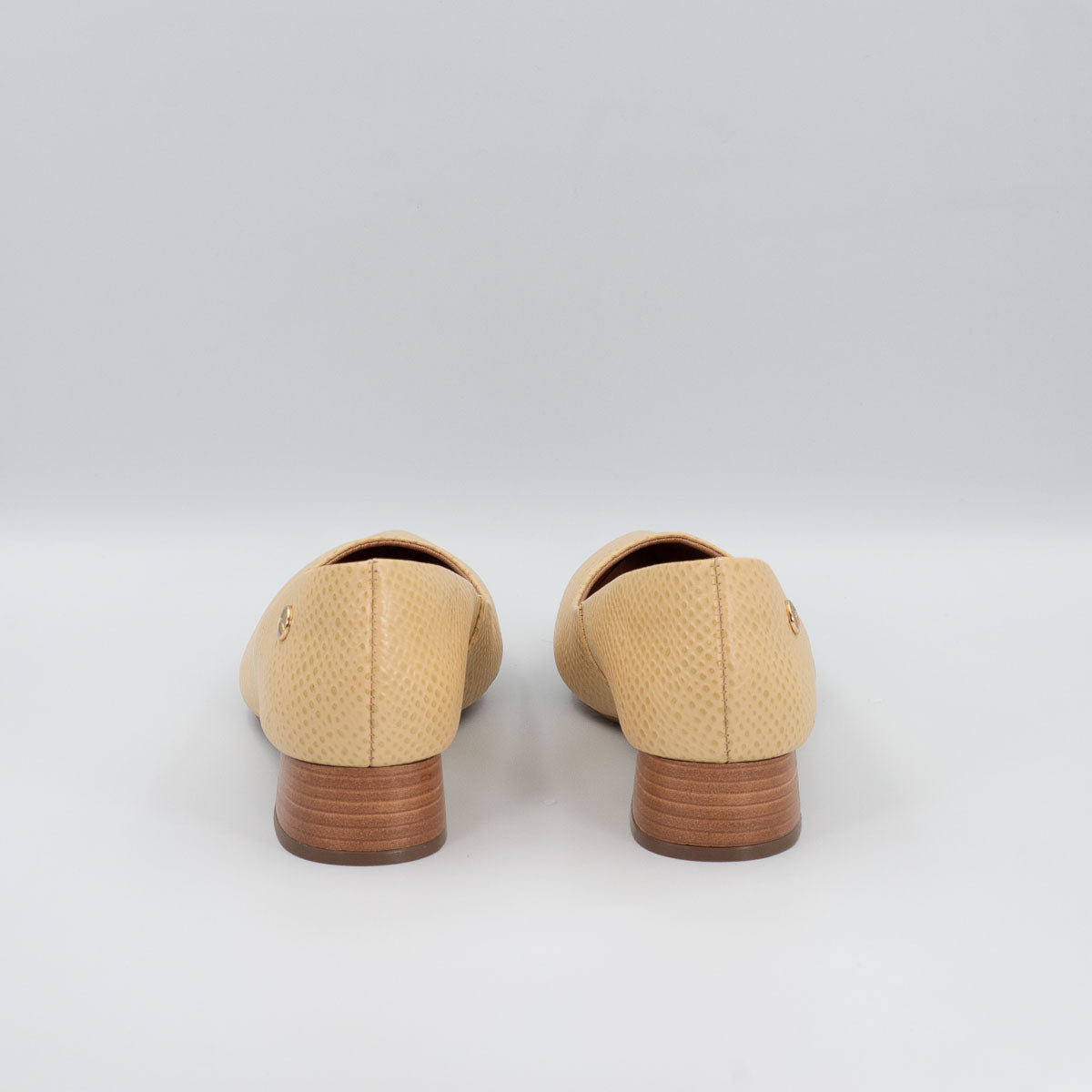 Terraloom Orégano pumps - back heel view stacked low block