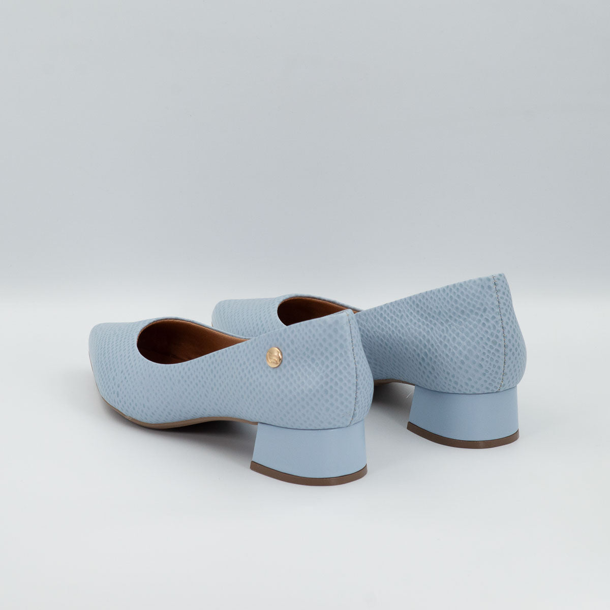 Orégano pumps - three-quarter view scale capri Terraloom