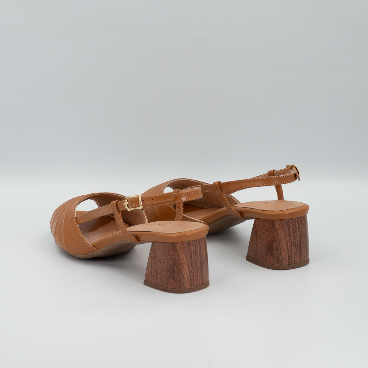 Orquídea comfortable sandals - three-quarter view vegetal whiskey