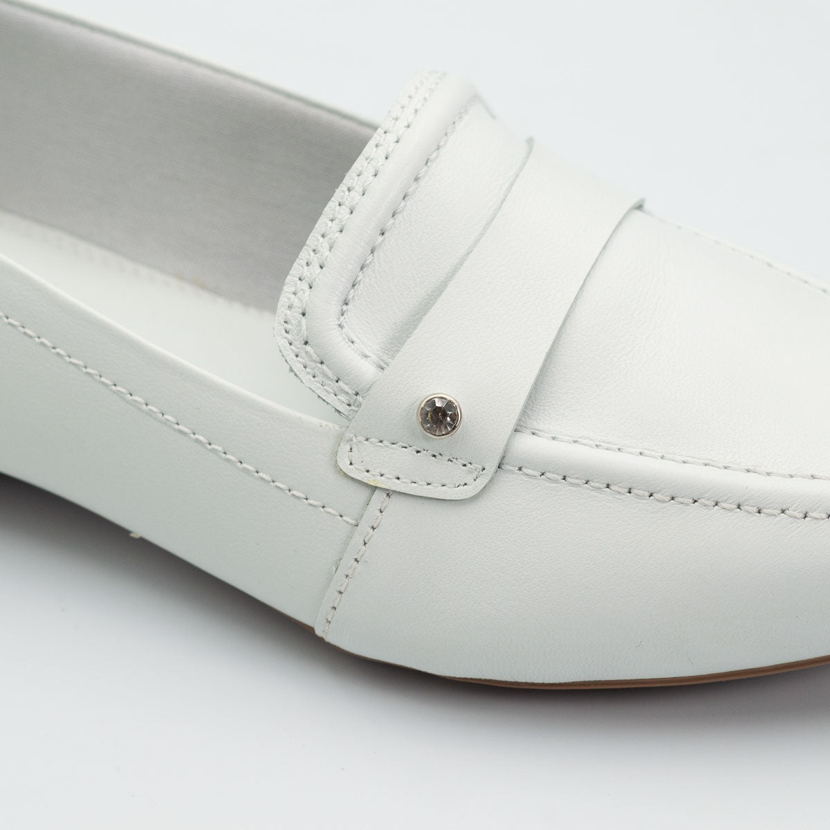 Terraloom Cedro shoe - close-up detail view vegetal off-white leather