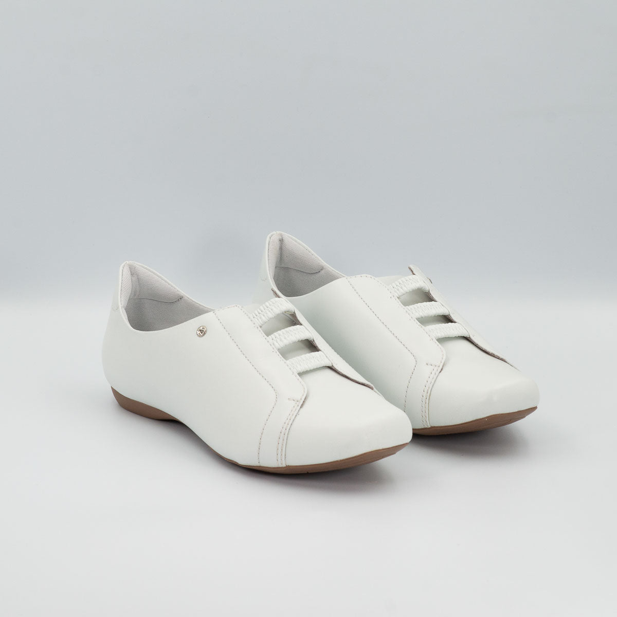 Terraloom Pau-Brasil shoes in vegetal off-white - pair view alternative colour