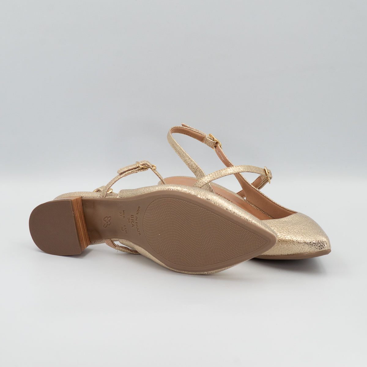 Pequi pumps - bottom sole view crackle light gold Terraloom