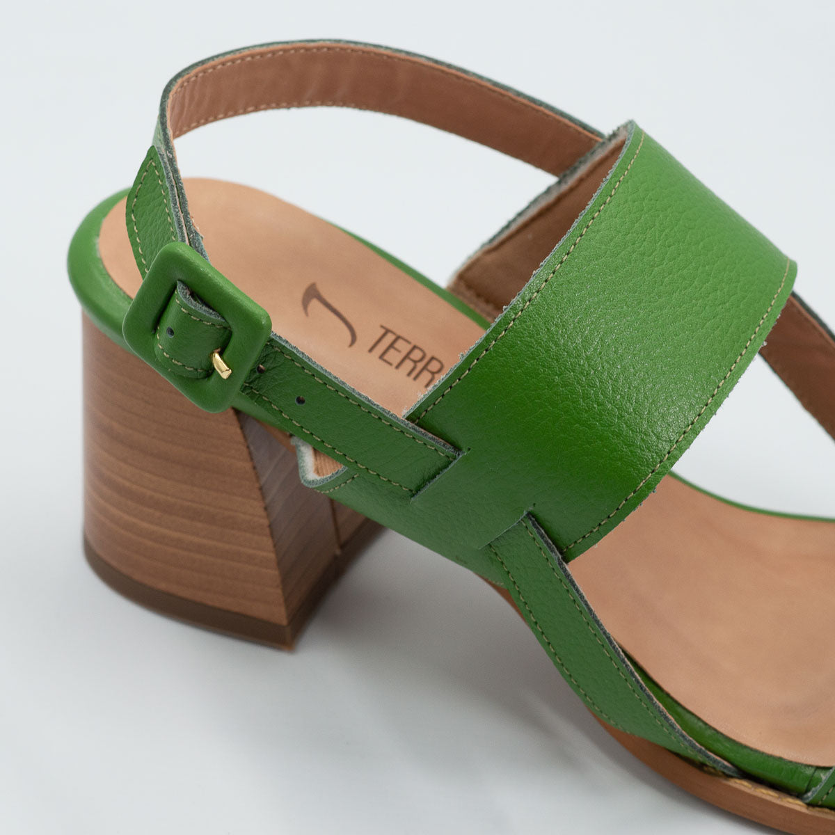 Terraloom Begônia green sandals - side profile view showing straps