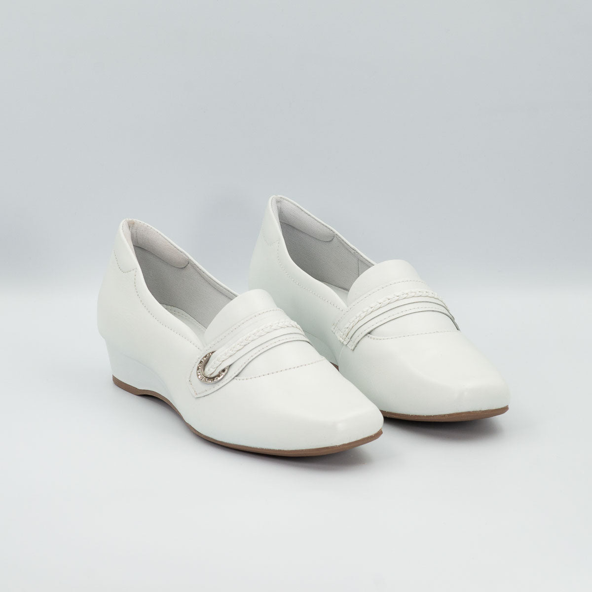 Terraloom Sapucaia shoes in vegetal off-white - pair view alternative colour