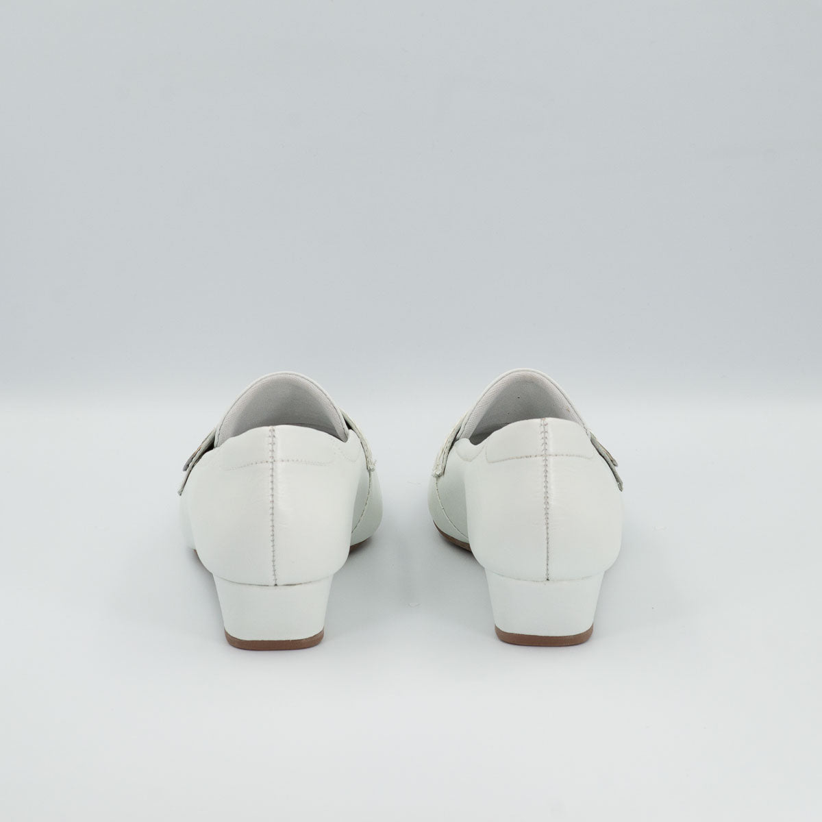 Terraloom Sapucaia shoes - back view vegetal off-white comfortable