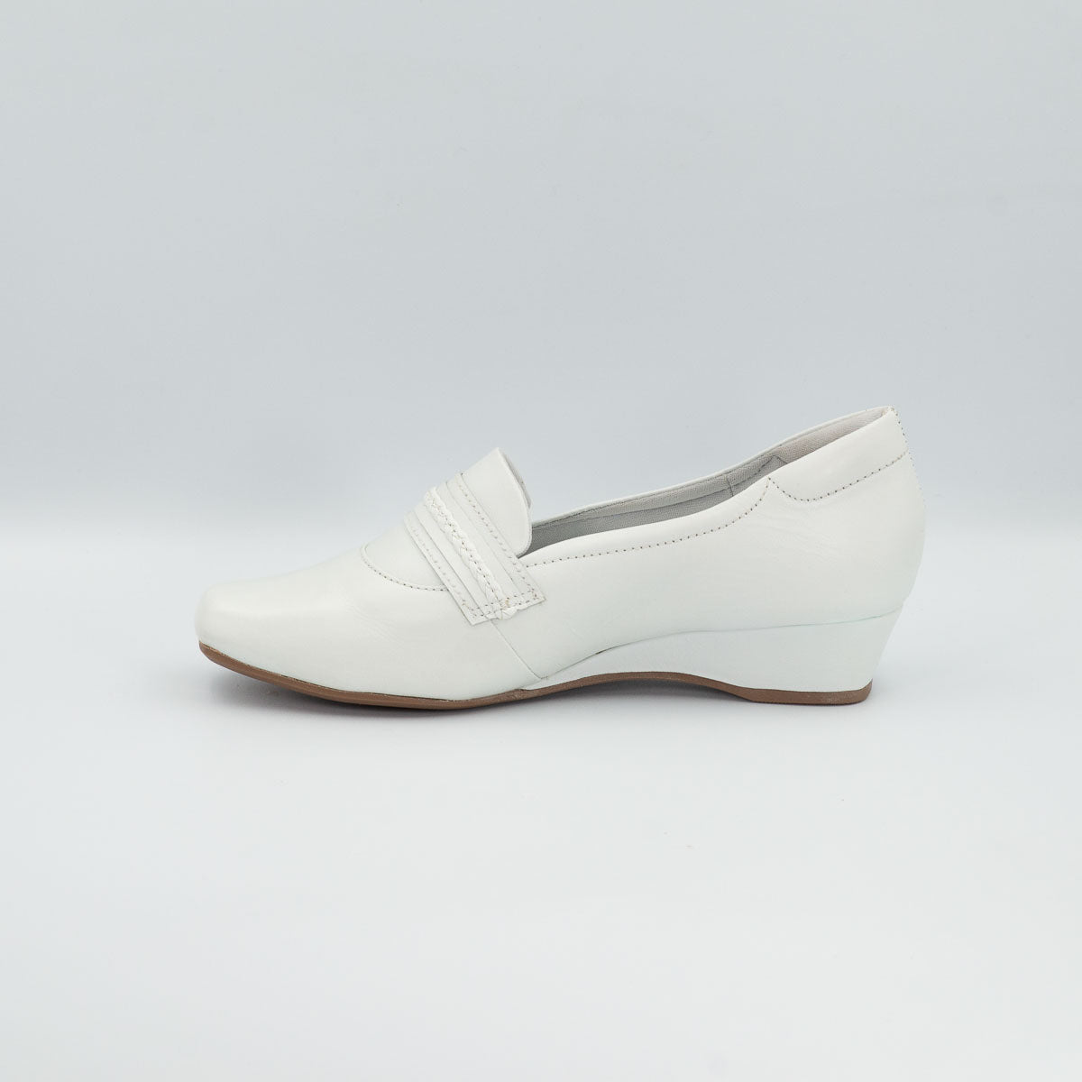 Terraloom Sapucaia vegetal off-white shoes - left side profile view