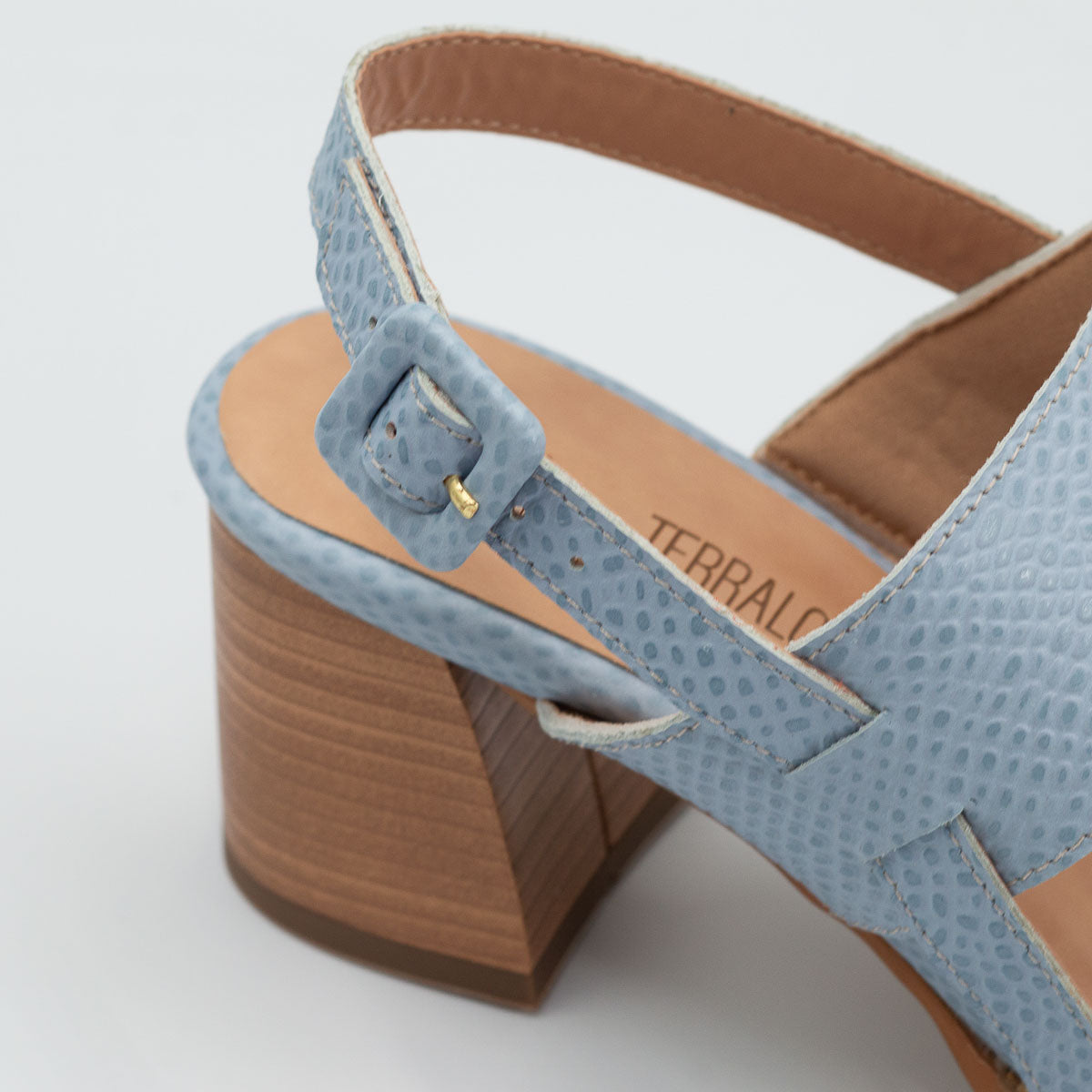 Begônia comfortable sandals - side detail view light blue straps