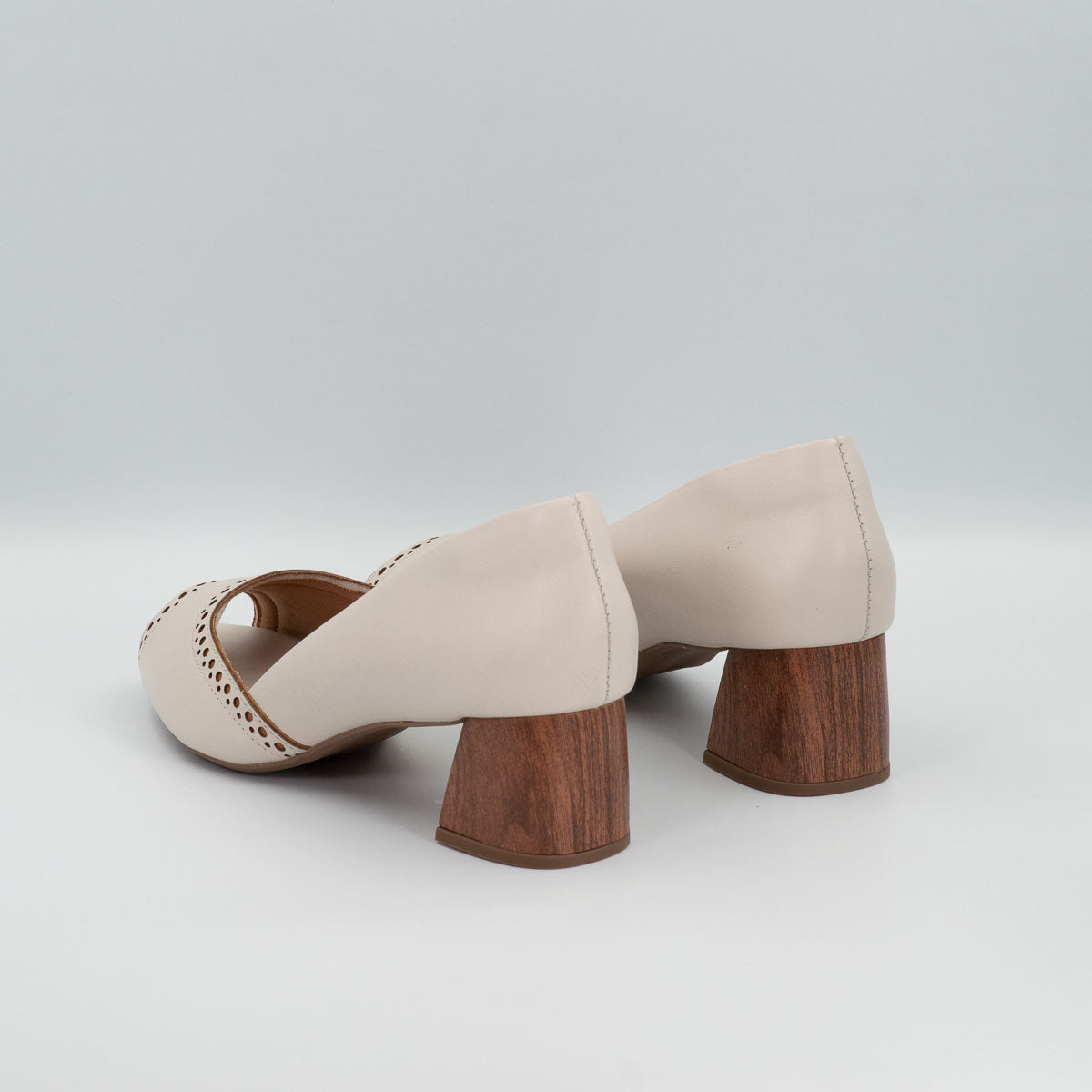 Urucum pumps - three-quarter angle view comfortable