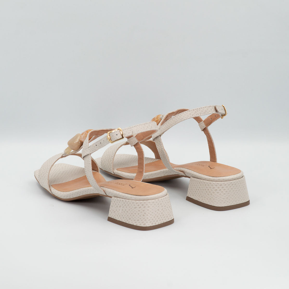 Violeta sandals - three-quarter angle view comfortable